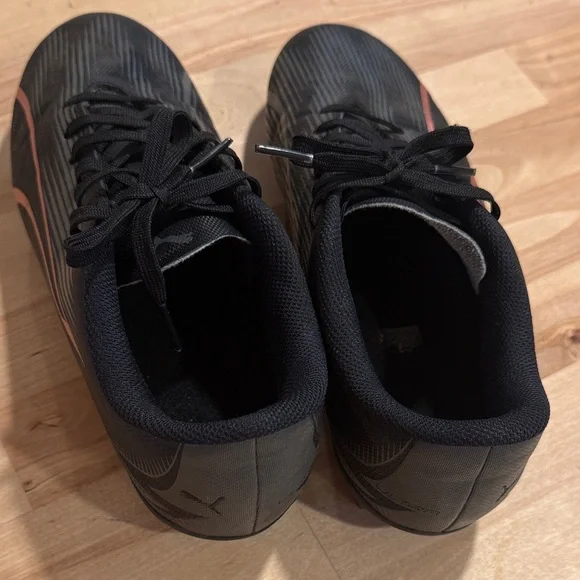 Puma Kids Black Soccer Cleats with Pink Accent - Picture 8 of 10